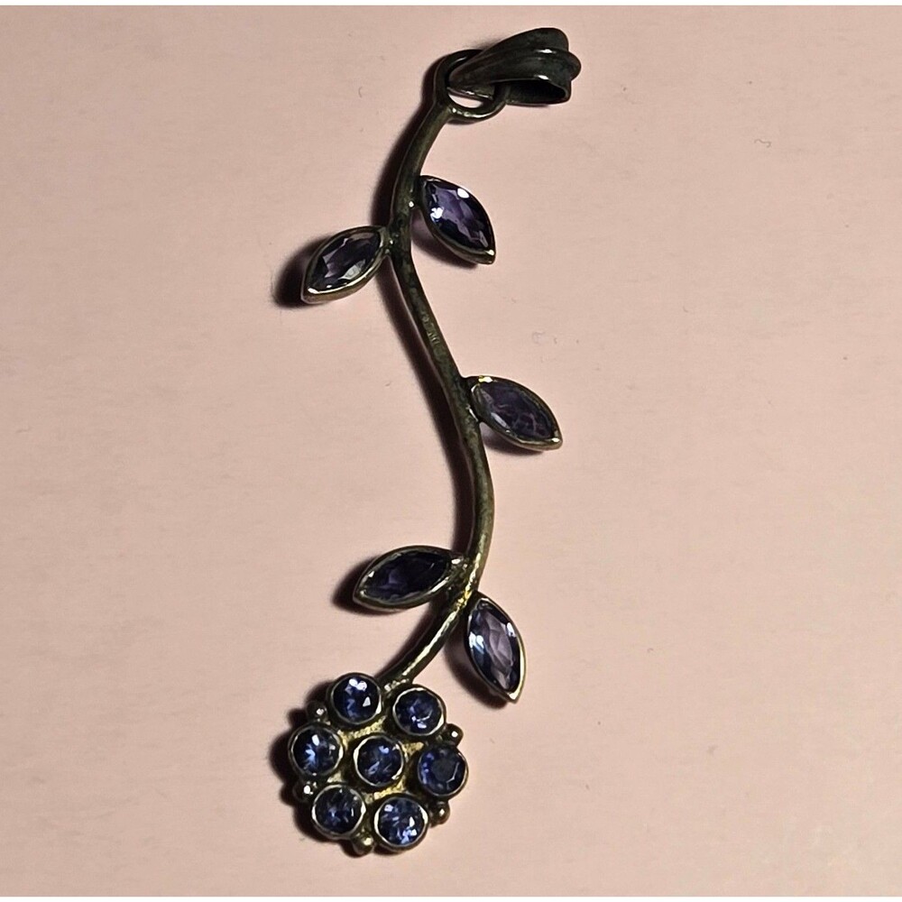 Flower and stone Sterling Silver Pendant